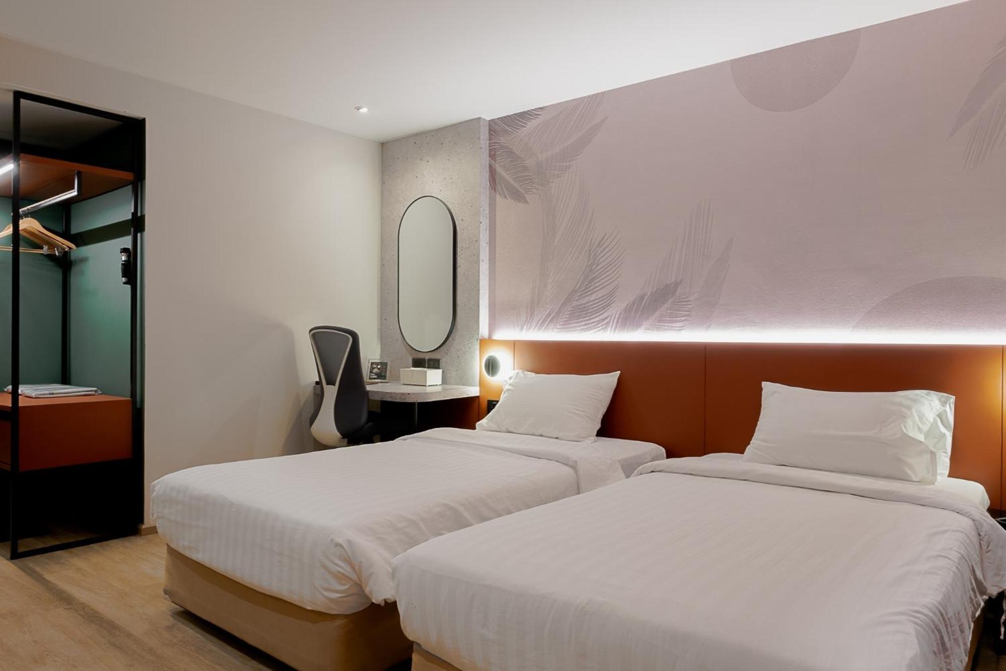 Buri Sriphu Hotel Хат Яй Екстериор снимка