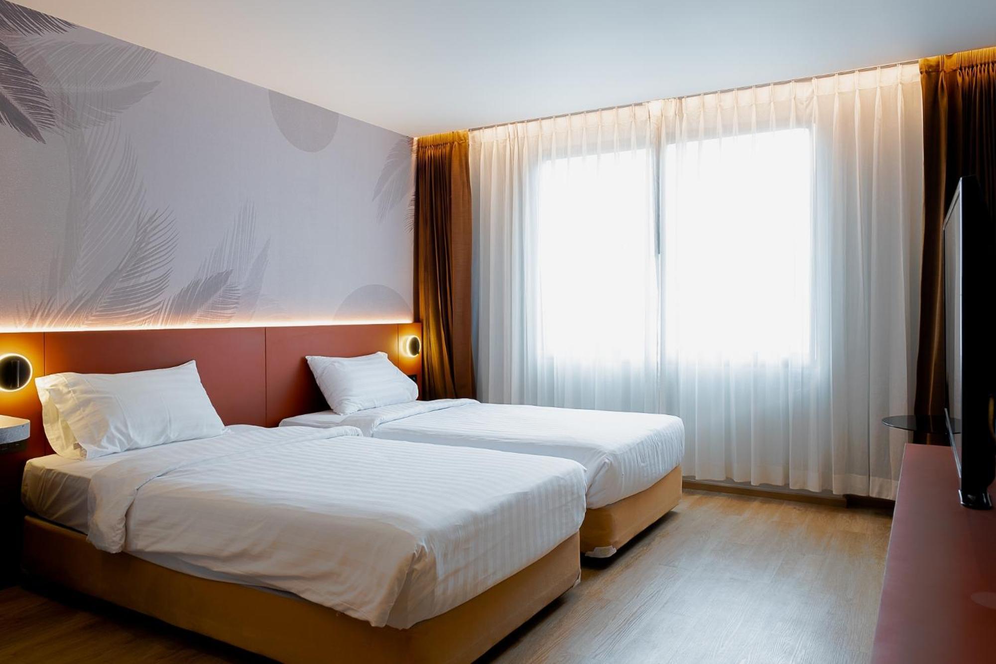Buri Sriphu Hotel Хат Яй Екстериор снимка