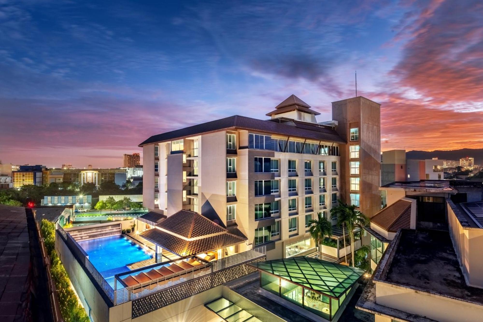 Buri Sriphu Hotel Хат Яй Екстериор снимка
