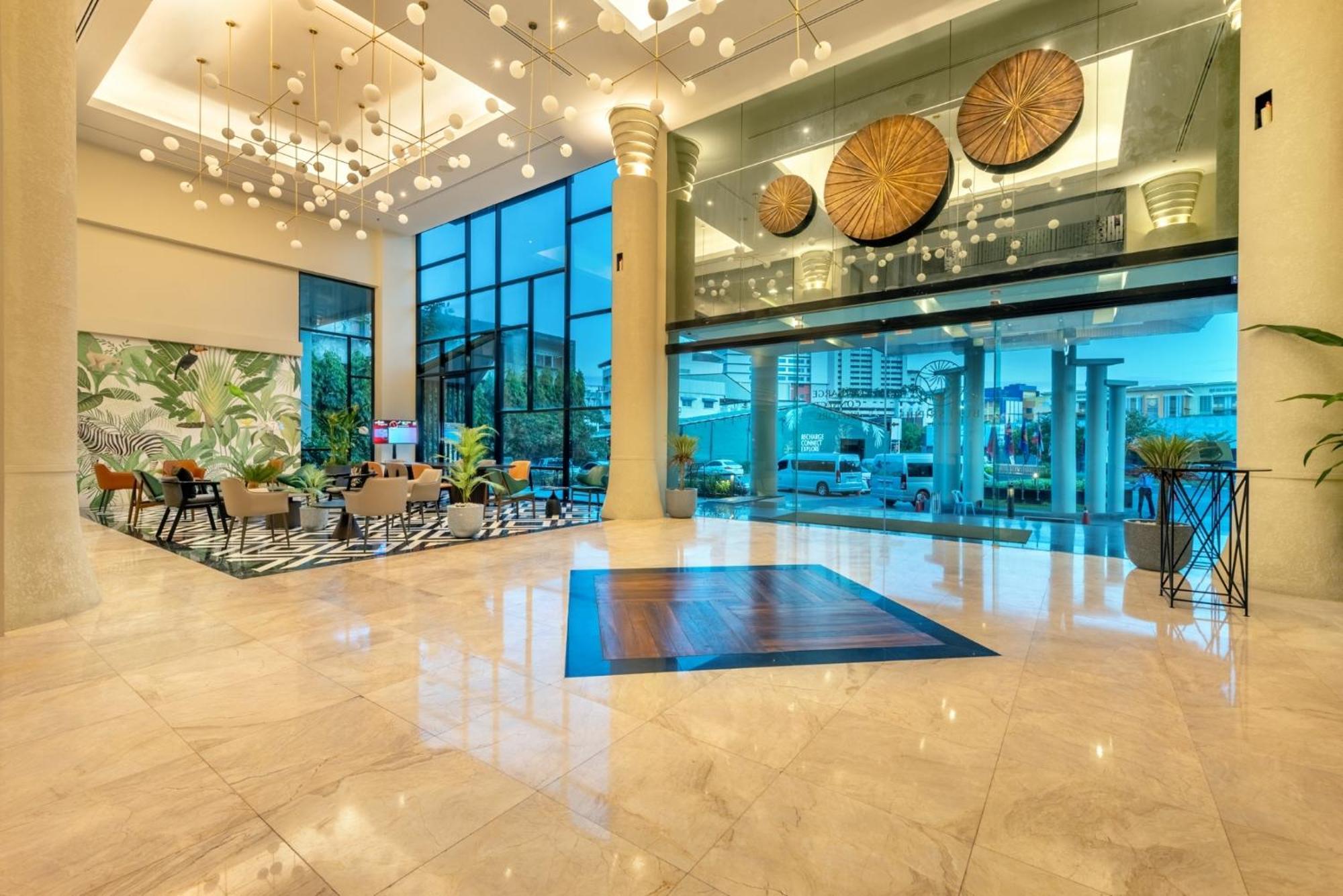 Buri Sriphu Hotel Хат Яй Екстериор снимка