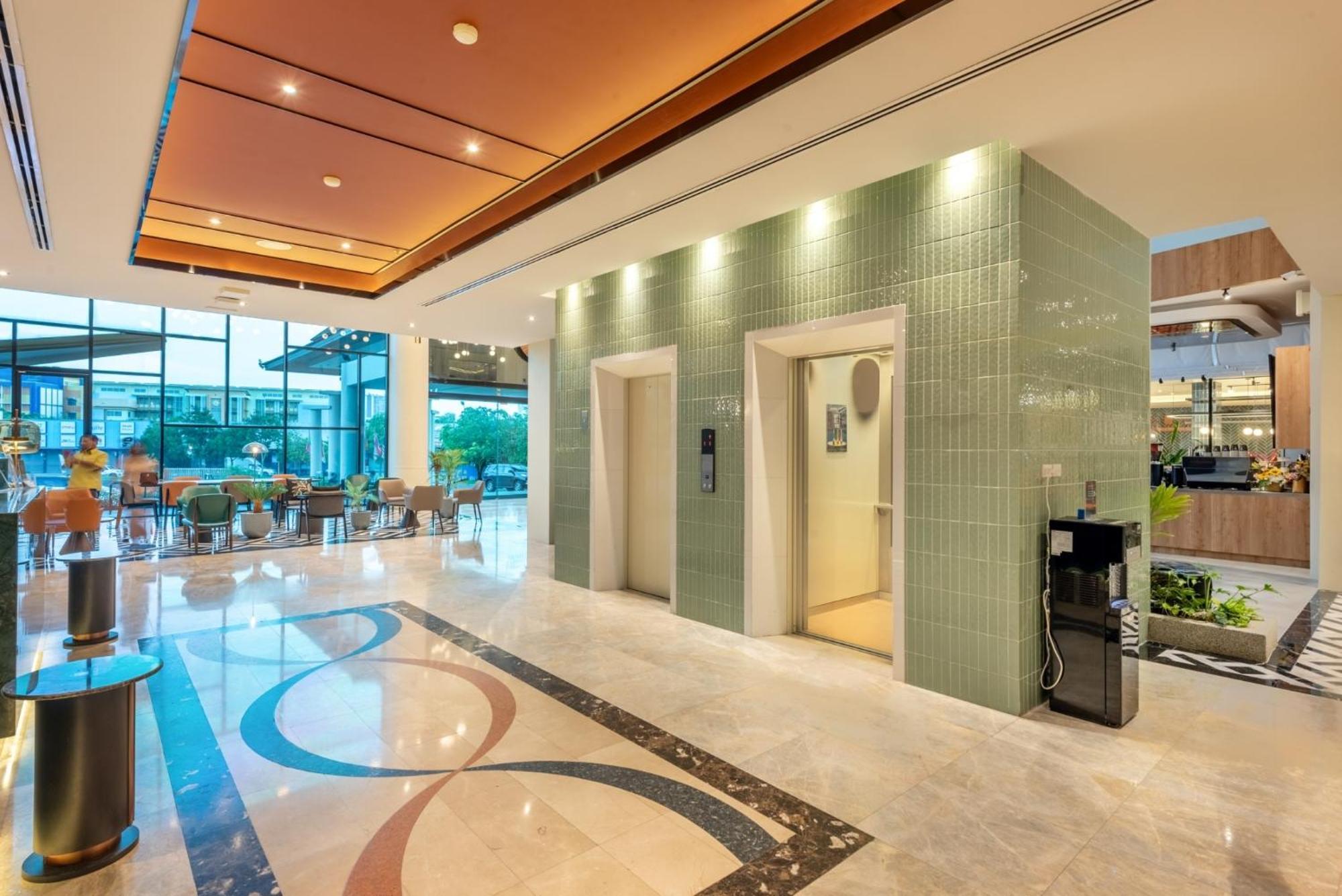 Buri Sriphu Hotel Хат Яй Екстериор снимка