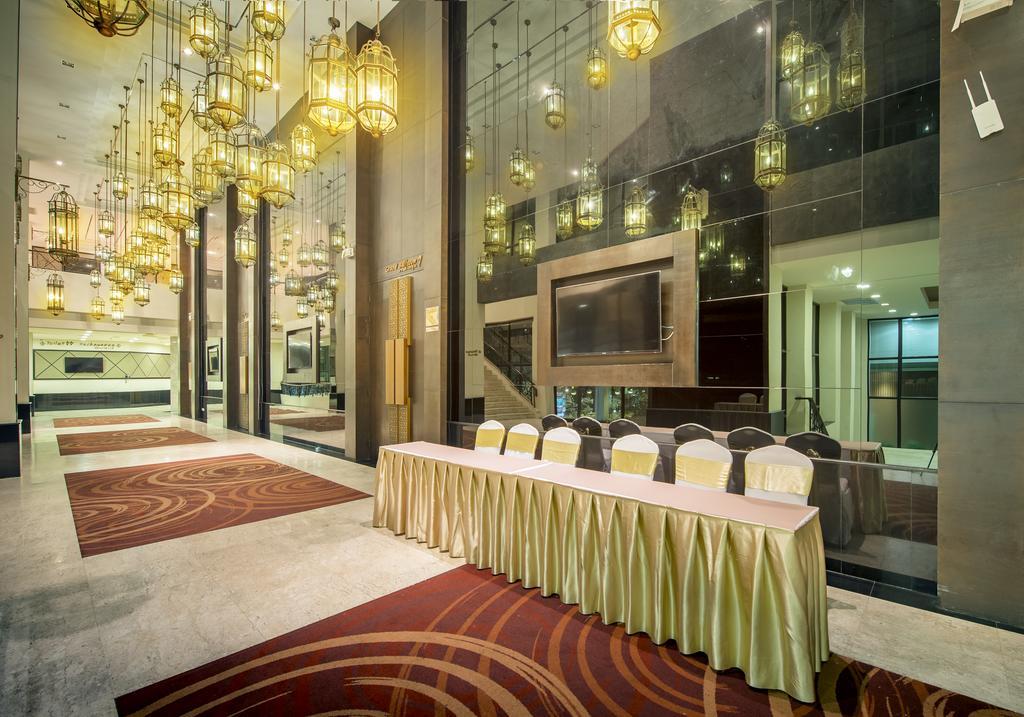 Buri Sriphu Hotel Хат Яй Екстериор снимка