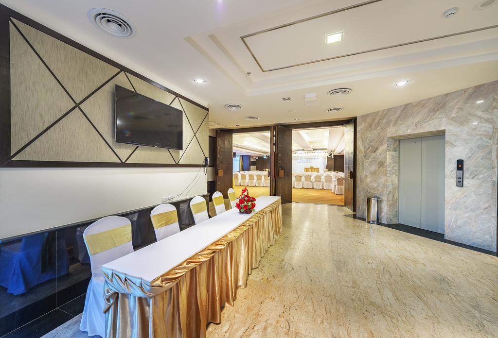 Buri Sriphu Hotel Хат Яй Екстериор снимка